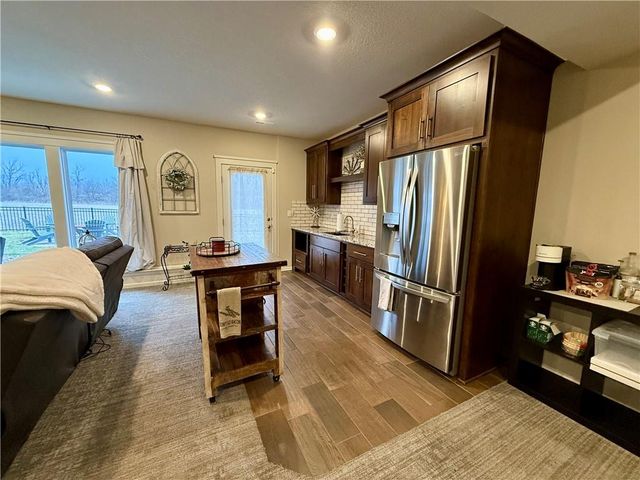 1300 NW Crestwood Drive, Grain Valley, MO 64029