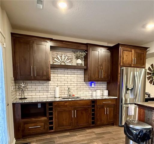 1300 NW Crestwood Drive, Grain Valley, MO 64029