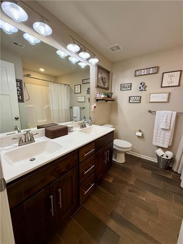 1300 NW Crestwood Drive, Grain Valley, MO 64029