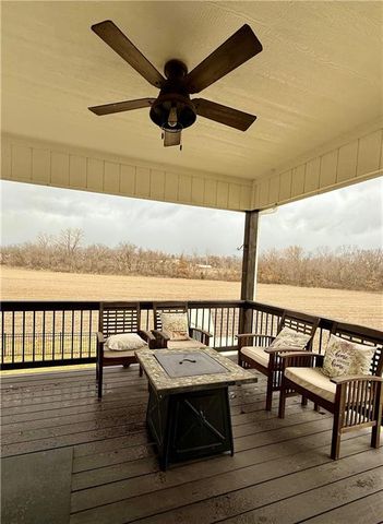 1300 NW Crestwood Drive, Grain Valley, MO 64029