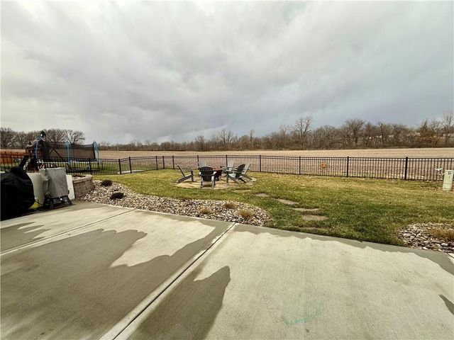 1300 NW Crestwood Drive, Grain Valley, MO 64029
