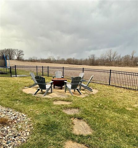 1300 NW Crestwood Drive, Grain Valley, MO 64029