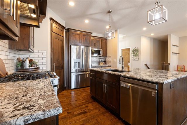 1300 NW Crestwood Drive, Grain Valley, MO 64029