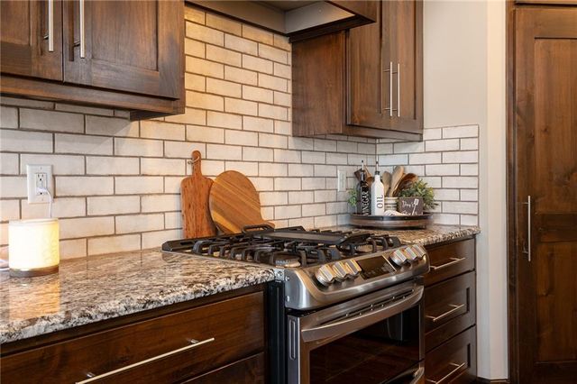 1300 NW Crestwood Drive, Grain Valley, MO 64029