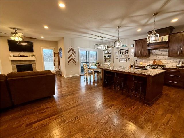 1300 NW Crestwood Drive, Grain Valley, MO 64029