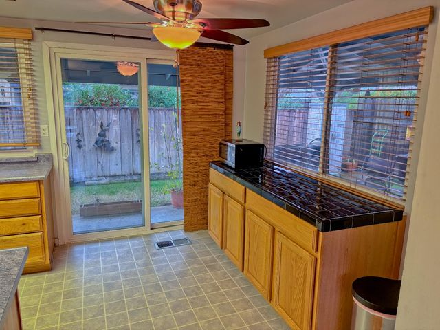 1600 Fairington Ln, Modesto, CA 95355