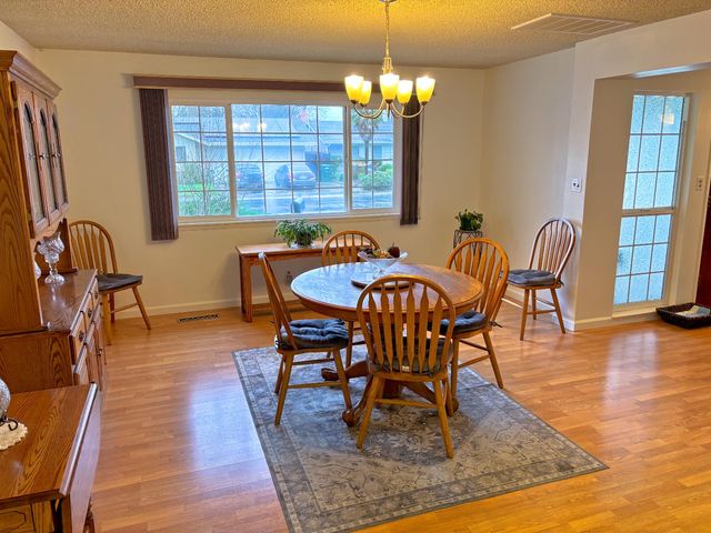 1600 Fairington Ln, Modesto, CA 95355