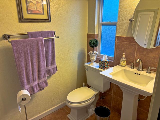 1600 Fairington Ln, Modesto, CA 95355