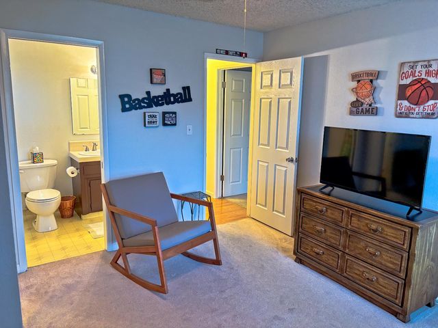 1600 Fairington Ln, Modesto, CA 95355