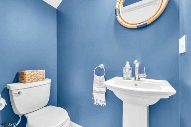 440 Lake Ave, Bay Head Boro, NJ 08742