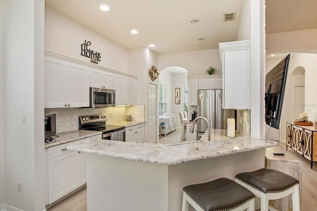 25206 ORMOND COURT, Leesburg, FL 34748
