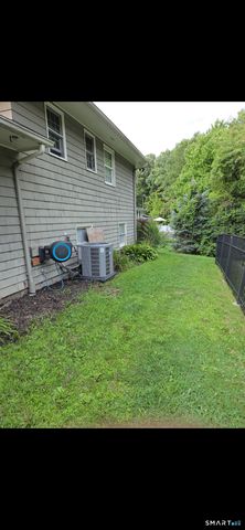 54 Country Hills Road, Hamden, CT 06414