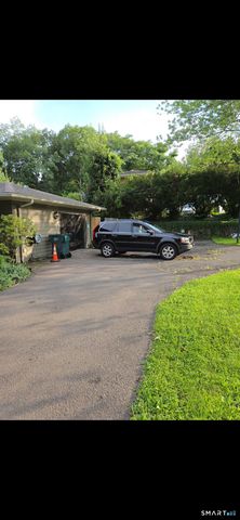 54 Country Hills Road, Hamden, CT 06414