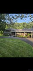 54 Country Hills Road, Hamden, CT 06414