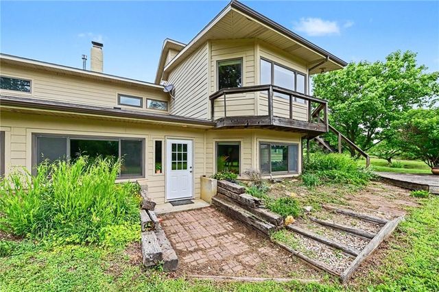 18793 21st Street, Lawrence, KS 66044