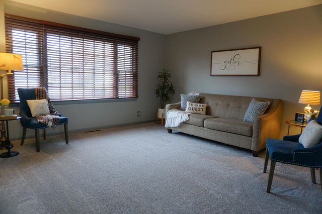 7300 W Warren St, Wichita, KS 67212