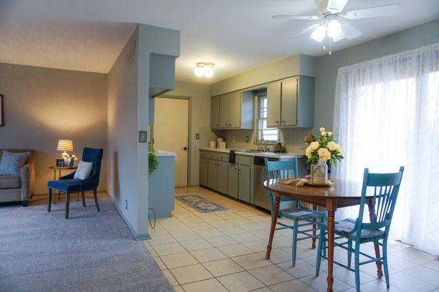 7300 W Warren St, Wichita, KS 67212