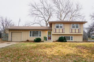 7300 W Warren St, Wichita, KS 67212