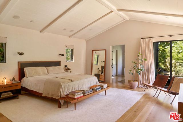226 S Rimpau Boulevard, Los Angeles, CA 90004