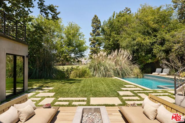 226 S Rimpau Boulevard, Los Angeles, CA 90004