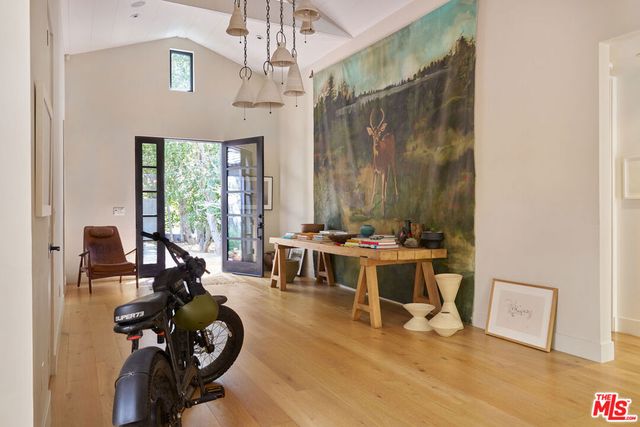 226 S Rimpau Boulevard, Los Angeles, CA 90004