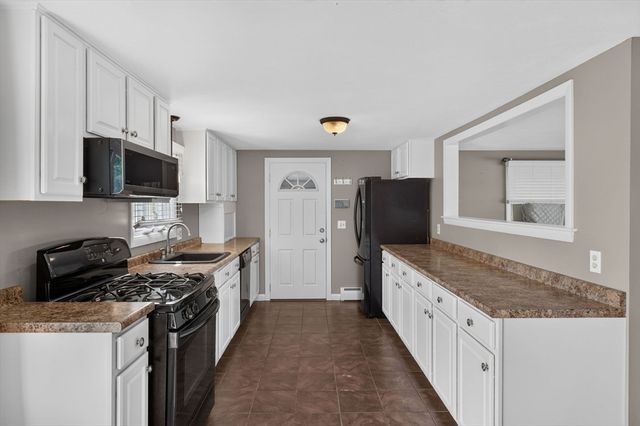 165 Swansom Rd, Swansea, MA 02777