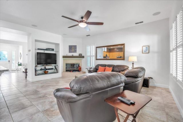 3 Anton Ct, Sacramento, CA 95835