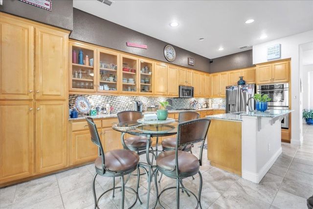 3 Anton Ct, Sacramento, CA 95835