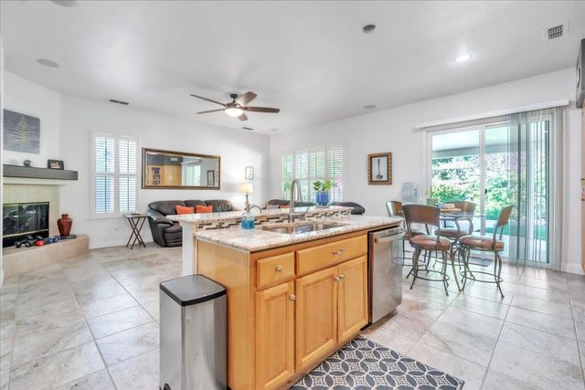3 Anton Ct, Sacramento, CA 95835
