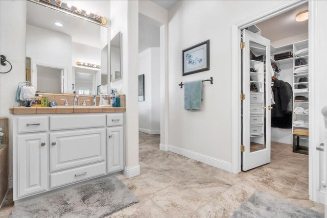 3 Anton Ct, Sacramento, CA 95835