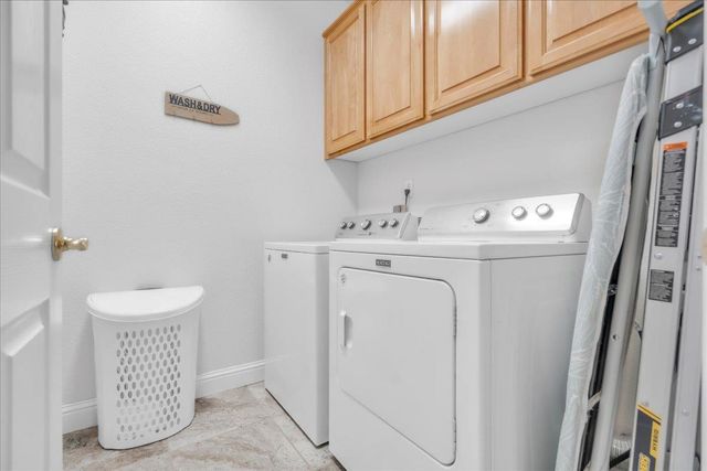 3 Anton Ct, Sacramento, CA 95835