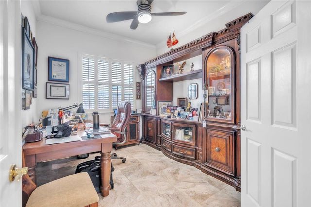 3 Anton Ct, Sacramento, CA 95835
