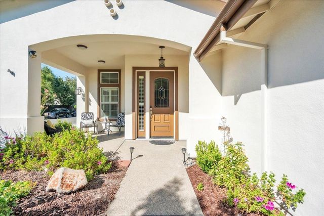 3 Anton Ct, Sacramento, CA 95835