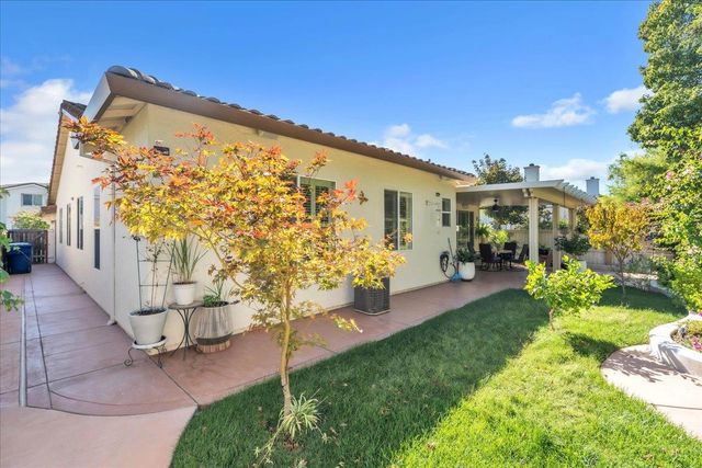 3 Anton Ct, Sacramento, CA 95835