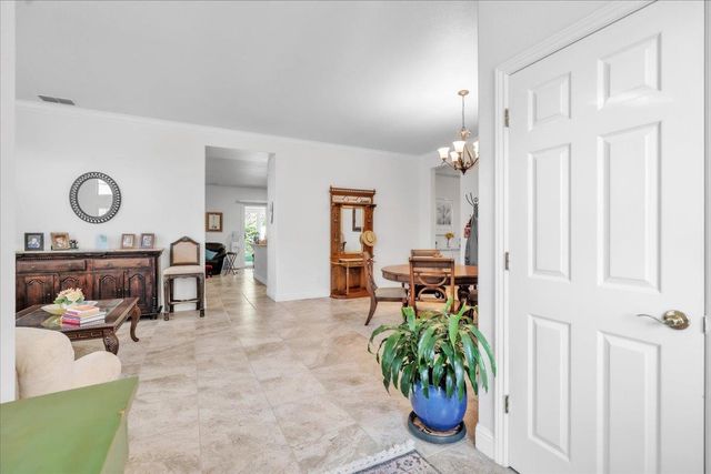 3 Anton Ct, Sacramento, CA 95835