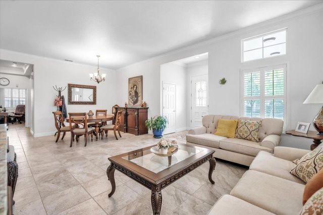 3 Anton Ct, Sacramento, CA 95835
