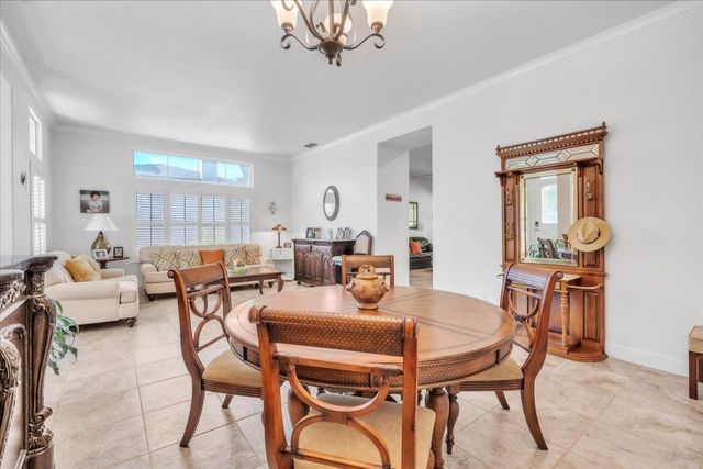 3 Anton Ct, Sacramento, CA 95835