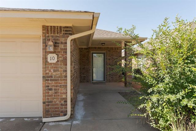10 NW 156th Street 10, Edmond, OK 73013
