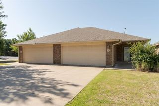 10 NW 156th Street 10, Edmond, OK 73013