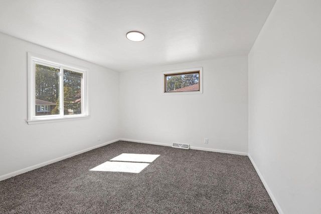1627 SMITH STREET, Green Bay, WI 54302