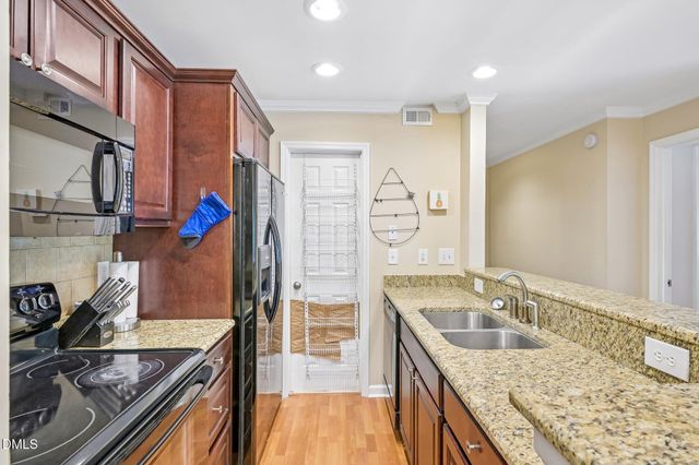 1010 Kingswood Drive Apt D, Chapel Hill, NC 27517