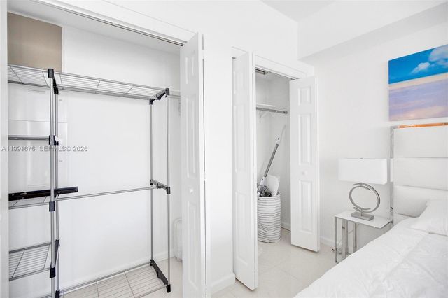 475 Brickell Ave 5010, Miami, FL 33131