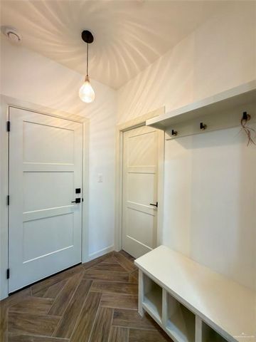 9218 N 25th Lane, Mcallen, TX 78504