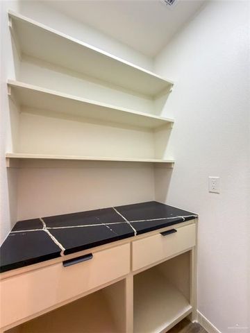 9218 N 25th Lane, Mcallen, TX 78504