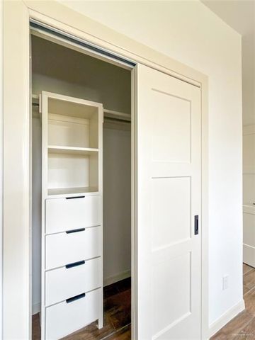 9218 N 25th Lane, Mcallen, TX 78504