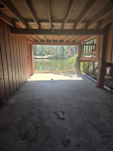 307 Broken Arrow Trail, Goodrich, TX 77335