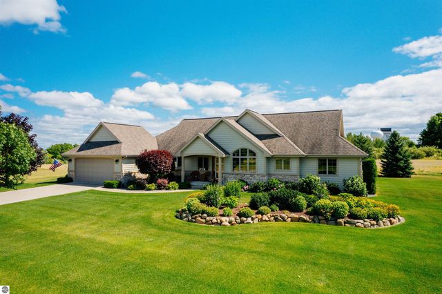 4213 Wolverine Drive, Williamsburg, MI 49690