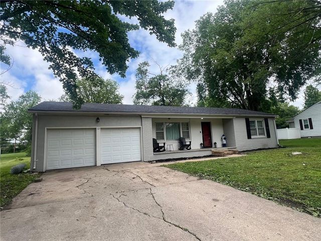 12 Brookside Drive, Paola, KS 66071