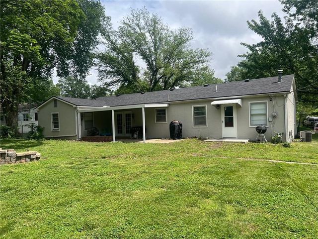 12 Brookside Drive, Paola, KS 66071