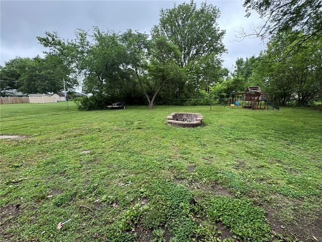 12 Brookside Drive, Paola, KS 66071